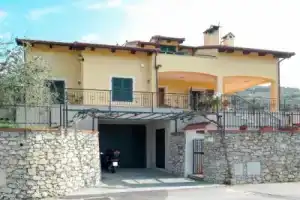 Casa Walter 225S, Финале-Лигуре