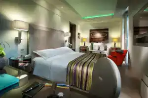 Hotel «Cavour», Милан