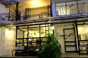 Sherloft Home & Hostel, Чианг Май