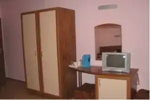 Vladimirov Guest House, Приморско