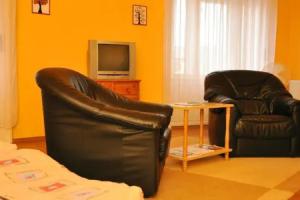 Bérpalota Apartman, Мако