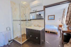 AU BEAU RIVAGE AP2049 by RIVIERA HOLIDAY HOMES, Ницца