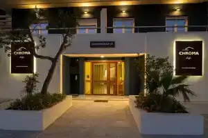 CHROMA Lodge Rafina, Рафина