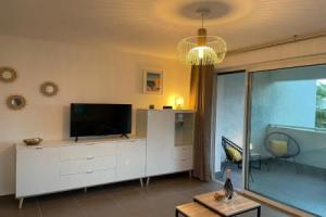 Appart T2 de 40m2 pieds dans l'eau + piscine, Морьяни-Пляж