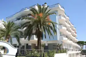 Апарт-отель «Holiday Rendez Vous», Пинето