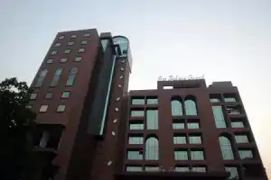Отель «Sai Palace Grand, Malad», Мумбаи