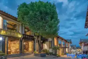 Отель «Lijiang Ten Courtyard Inn», Лицзян