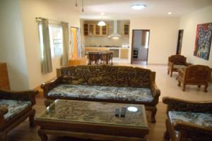 Гостевой дом «Thai Crystal Resident», Сри Рача