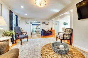 Downtown Ogunquit Home: 1 Mi to Beach!, Оганкит