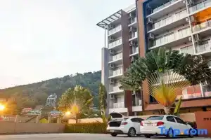 Chic Condo Karon by RESAVA, Карон