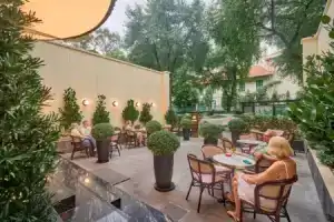 Victory Hotel, Хошимин