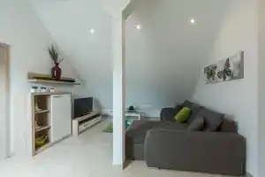 Apartment#1, Керпен