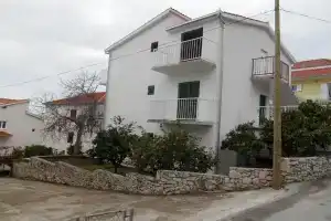 Apts Marijica - 100m from the beach, Трогир