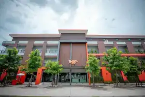 Smart Hotel, Лам Кук Ка
