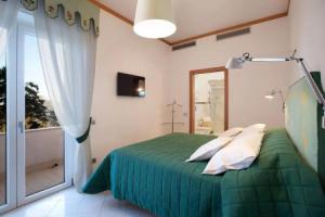 Villa Daniela With Swimming Pool, Сорренто