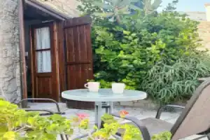 Traditional Cozy Retreat, Скарину