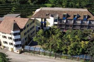 Hotel Teiss, Лана