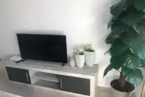 Brand New Apartment with Swimming Pool and Views, Салоу