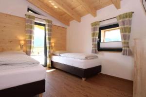 Chalet Gamsknogel mit Privatem Pool und Whirlpool, Инцелль