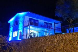 Villa İzmir, Калкан