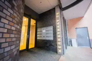 Alphabet Apartments 1BR Serviced Apartments, Хилверсюм