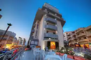 Primera Hotel, Сент-Полс-Бэй