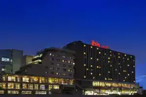 Отель «ibis Paris 17 Clichy-Batignolles (ex Berthier)», Париж