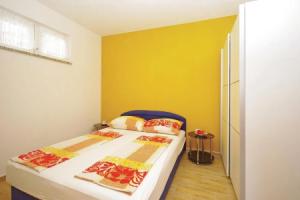 Amazing Home in Makarska With Wifi and 1 Bedrooms, Макарска
