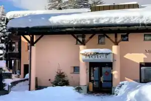 t3 Hotel Mira Val, Флимс