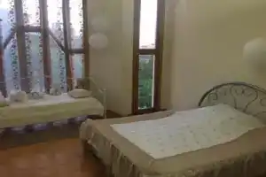 NiniNita, Кутаиси