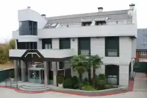Hostal «Los 5 Pinos», Мадрид