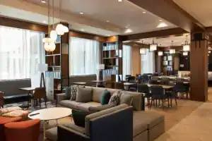Отель «Hampton Inn Boston Seaport District», Бостон