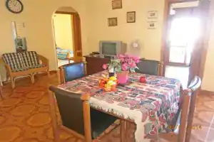 Casa Bella Beach Front Attic, Альба-Адриатика