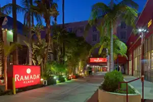Ramada Plaza by Wyndham West Hollywood Hotel & Suites, Лос-Анджелес