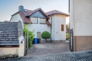 Awesome Home in Geisenheim With 2 Bedrooms and Wifi, Эстрих-Винкель