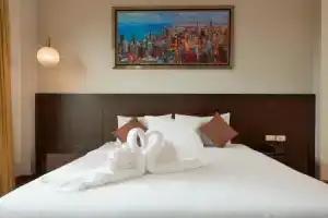 Rhienchai Place Hotel, Сурат-Тхани