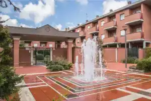Long Stay Monthly Cheap Apartment With Backyard Garden, Остия-Антика