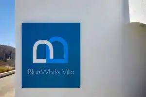 Blue White Villa, Пиргос