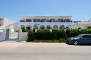Stella Hotel, Парикия