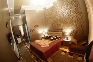 Alina'S Room, Кутаиси