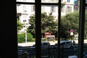 Appartement Cocooning Avec Terrasse Au Calme Quartier Les Musiciens Mer a 7 Minutes a Pieds, Ницца