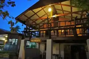 Dacha Resort Phuket, Най Харн