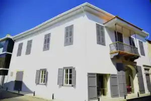 Lokàl Hotel, Ларнака