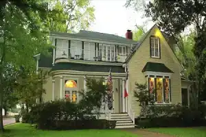 Woldert-Spence Manor, Тайлер