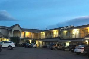 Econo Lodge Inn & Suites Kamloops, Камлупс