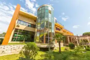 Kolaveri Resort, Голем