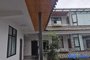 Dali Yuji Courtyard