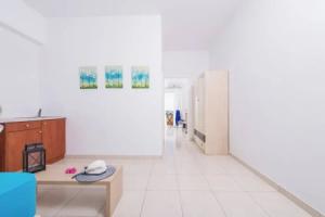 1-bed Apt at Hotel, Near Perivolos Black Beach, Периволос