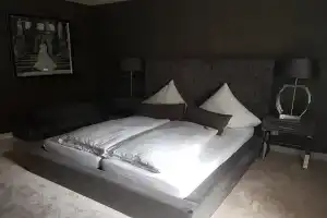 Hotel «Luisenpark», Бад-Бергцаберн