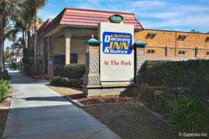 Апарт-отель «Anaheim Discovery Inn and Suites», Анахайм